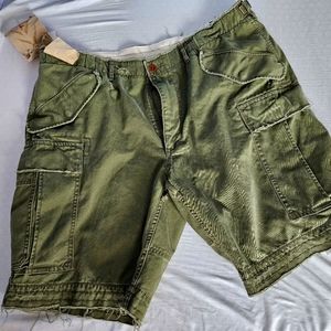 Ralph Lauren cargo shorts size 40